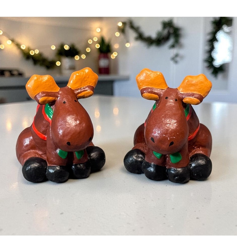 Dept 56 Hand Painted Moose Figurine Set Christmas Decor Brown Red Backpack 2pc